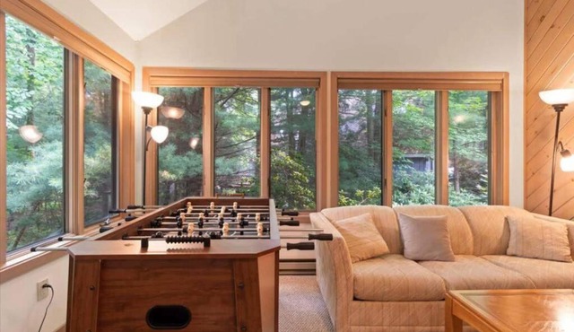 Split Rock Classic Chalet – Game Room & Family Friendly in Pocono Pines
