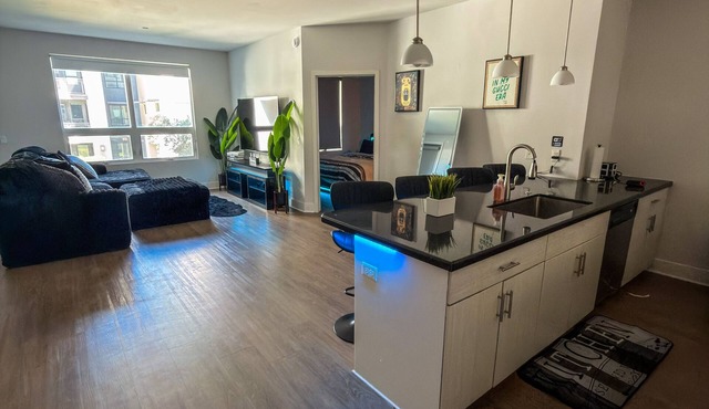 Steps from Old Town Scottsdale! 2BD/2BA Luxury Apartment!