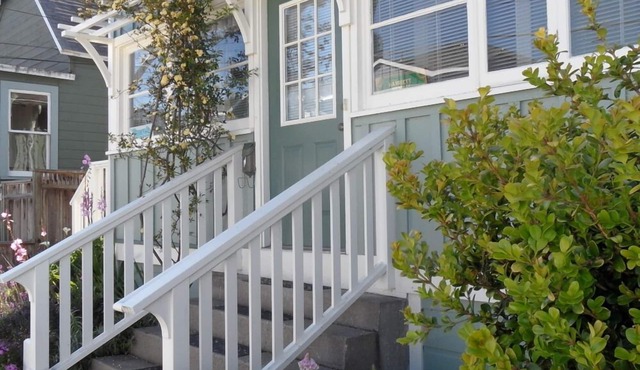 Steps to ocean. Across the street from the Municipal Golf Course. License 0020