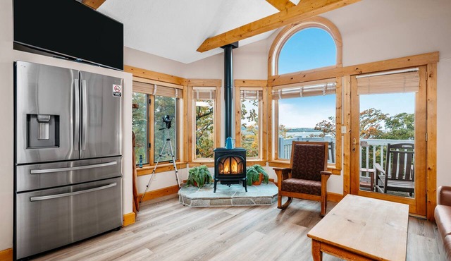 Stony Brook 23 | Top Floor, Heated Pool, Lake Michigan View