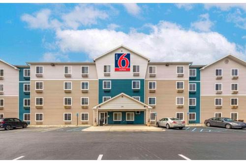 Studio 6 Extended Stay Birmingham Pelham AL in Pelham
