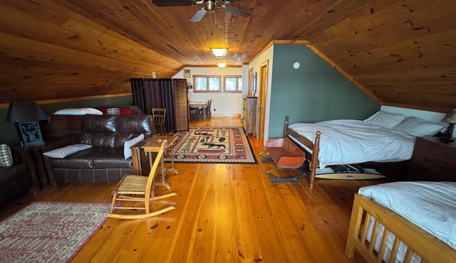 Studio Apartment in Heart of High Peaks - Perfect Basecamp for Hikers!