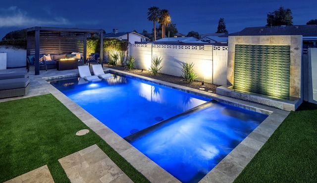 Stunning Master Suite Heated Pool Hot Tub