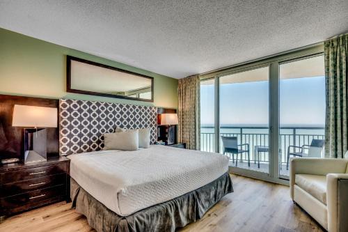 Stunning Oceanfront King Suite on 18th Floor Centrally Located
