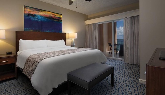 Stylish 1BR at Marriott's BeachPlace Towers – Balcony + Prime Beach Location