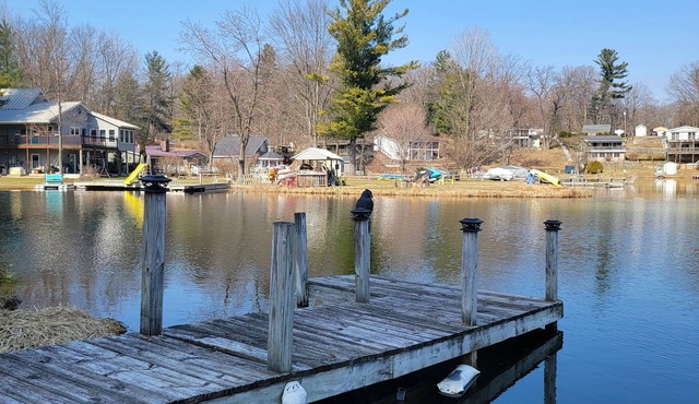 Sunny Dock Rentals LLC- Tacoma Chain of Lakes-3 Lakes, wheelchair accessible