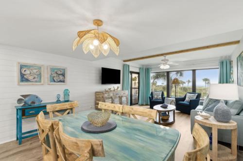 Surf and Racquet Club B114 Fully Renovated