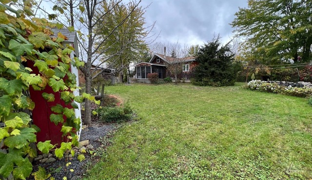 Take it easy at this unique and tranquil country cottage.