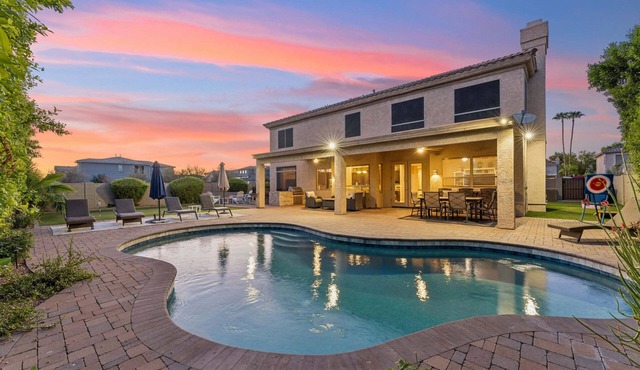 Tangerine Sky | Luxury 6BR | Pool & Putting Green | Games | Scottsdale