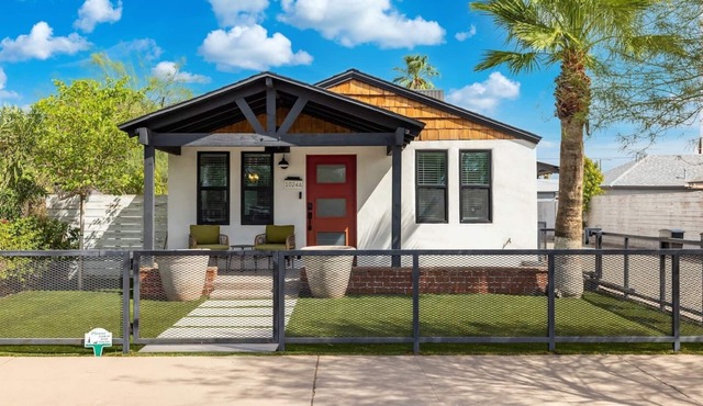 Taylor Street Retreat A | Downtown | Walkable