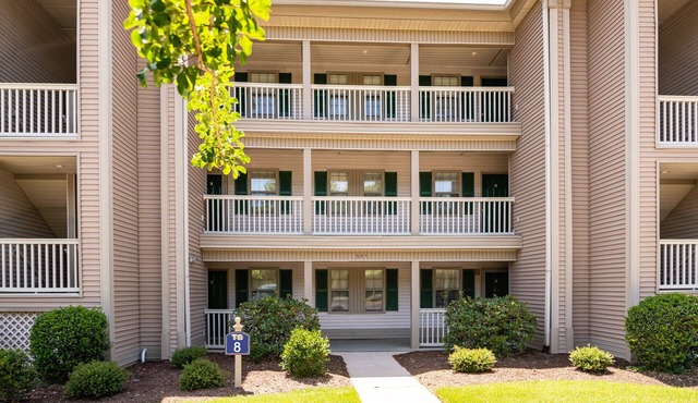 TB 8F Second floor Condo True Blue Golf/Tennis/Pool Accessible