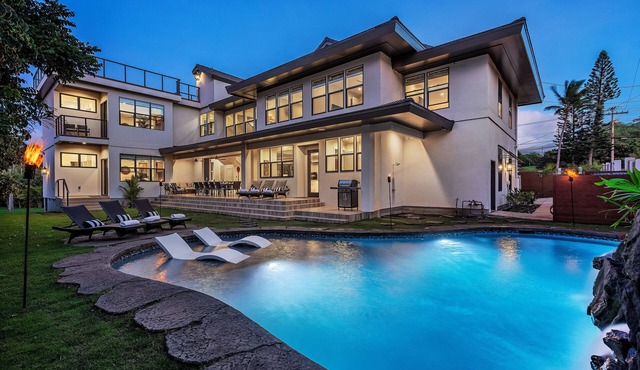 The #1 Vacation Rental on Maui! Steps to Maui's Best Beach! Pickle Ball Ct!
