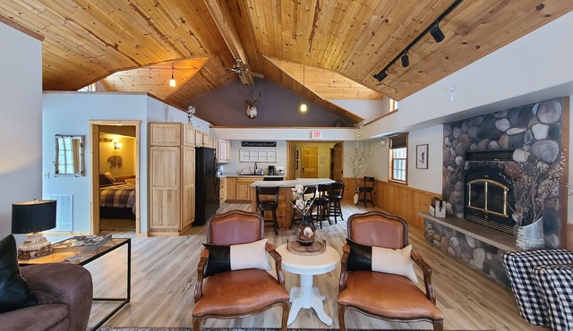 "The Birchwood" @ Moxi Lodge and Lounge
