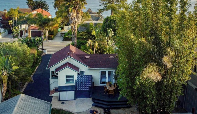 The Captain's Cottage on Shoreline Drive