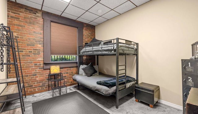 The Clink at The Locke Inn - Stay in Dade City's historic former jailhouse!