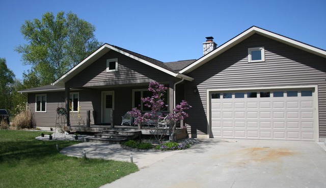The Eagle Ranch, central to everything, spacious yet cozy. Quiet setting