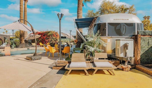 The Egyptian - Retro Modern Motel - COMBO 00/01