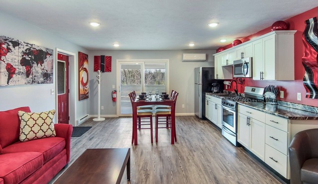 The Lake View Outside Traverse City Sleeps 4, Sleeping Bear Dunes short drive