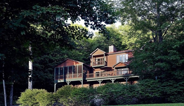 The Lodge at Warner Bay, Lake George Retreat for Up to 20 People