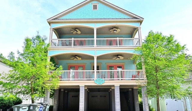The Palm Luxury Beach House w Pool and Game Room
