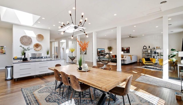 The Penthouse Loft in the Heart of Old Town
