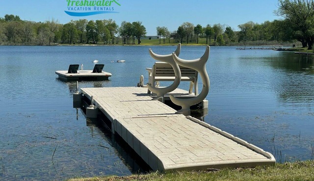 Three Swans Lakehouse: Kayaks, Canoes, & Sunshine – The Ultimate Summer Getaway