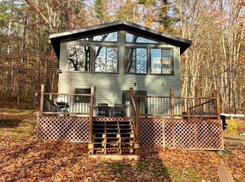 Tidioute Riverfront Chalet Year Round Pet Friendly
