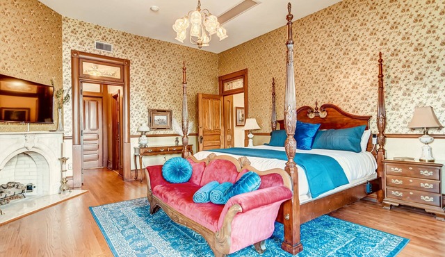 Timeless Elegance | Walk to Capitol & Attractions | Historic Luxury
