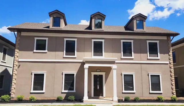 Townhomes at the Falls - 312 D Upper - Buffalo Ave 2 Blocks from the Falls!