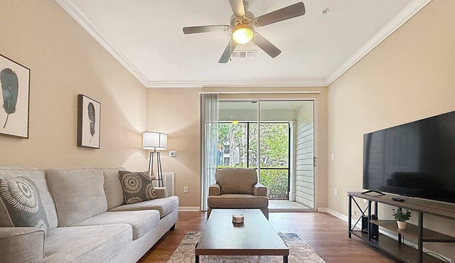 Tranquil 1st Floor Apt with Parks, Prime North Tampa