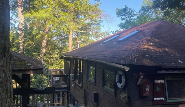 Tree House Rustic 4 Bdrm Camp, directly on Lake George in a protected bay