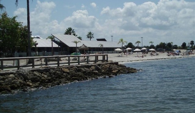 Tropical Island Paradise on Tampa Bay with Abundant Amenities