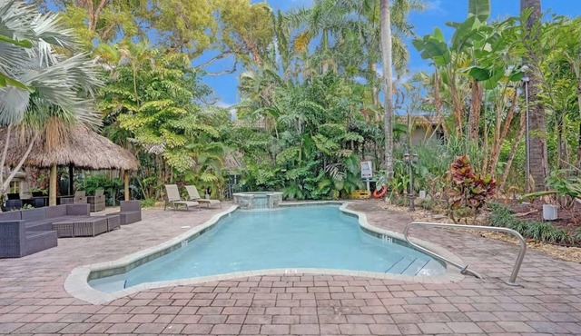 Tropical Studio with Pool | Fort Lauderdale