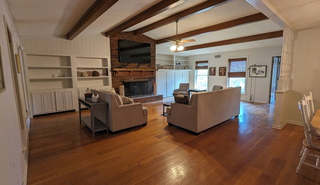 Ultimate Group Getaway Sleeps 18-Game Room-8BR/5BA