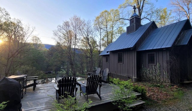 Unique Accommodation with Sauna for a Glamping Experience near Nantahala River, North Carolina in Murphy