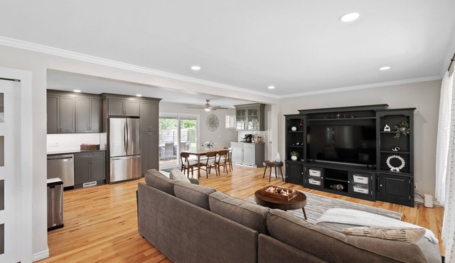 Updated 3 bed 2 bath home with private yard and attached garage in St Clair in Saint Clair