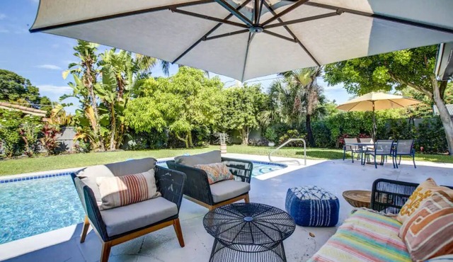 Updated Mid Century 3 Bedroom Salt Wtr Pool Outdoor Shower in Oakland Park