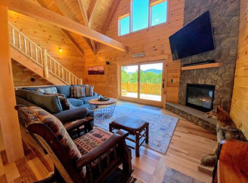 UV Log home with direct Cannon Mountain views Minutes to attractions Fireplace Pool Table AC in Bethlehem