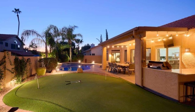 Valletta-Sparkling Pool-Game Room-Putting Green