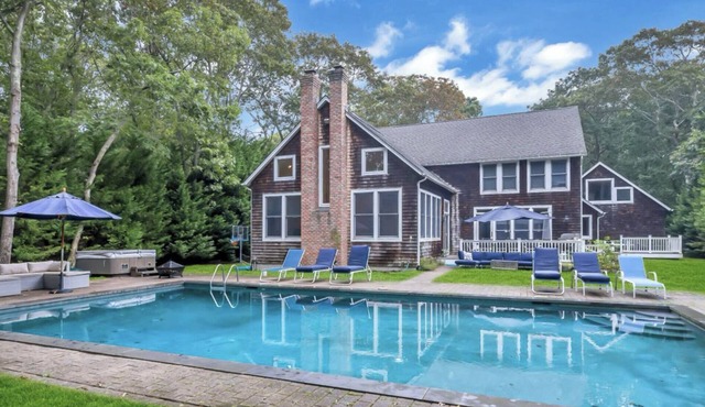 Wainscott Gem Large, Modern Home great for families - 1 mile to ocean/easy bike