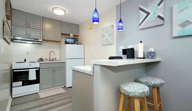 Walk to Bars & Restaurants, 1BR HighlandsStay