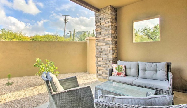 Walkable Townhome w/Pool Access in Cave Creek!