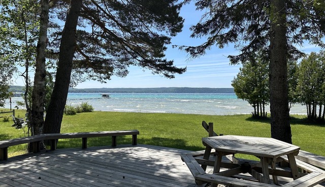 Wander Cottage | Lakefront | Outdoor Shower | Deck