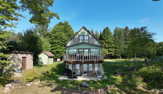 Water front House. Completely off-grid and just outside of town.
