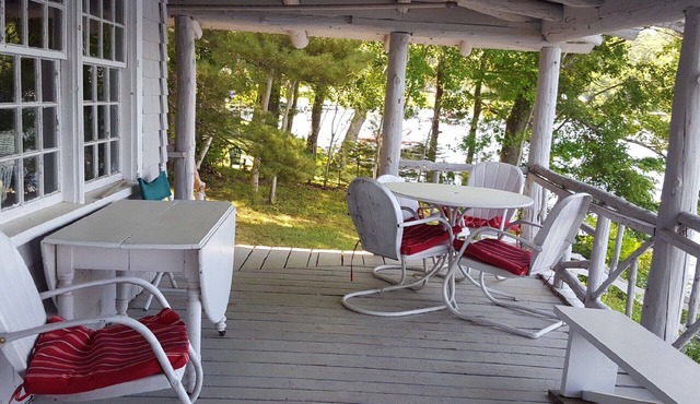 Waterfront Adirondack Style Rustic Cottage great sunsets in Castleton
