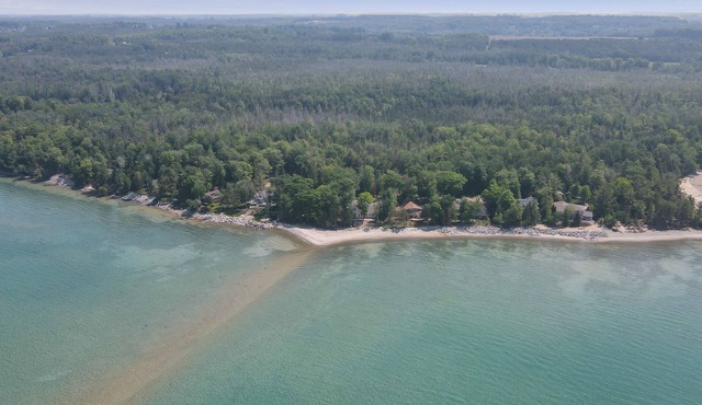 Waterfront | Beachfront | Private on Lake Michigan | 15 mins to Charlevoix