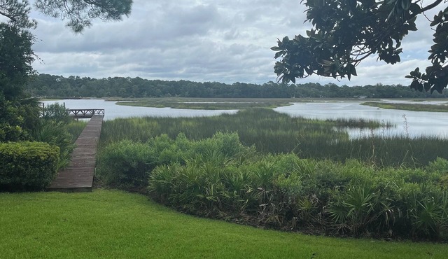 Waterfront four bedroom home & dock, fabulous views boating and great fishing.