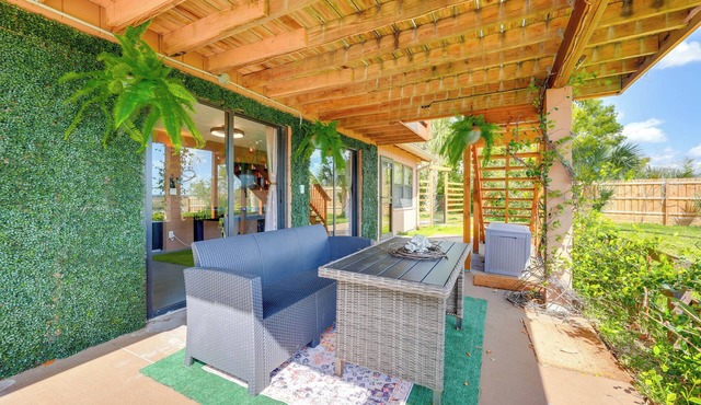 Waterfront Jacksonville Gem w/Dock + Game Room!