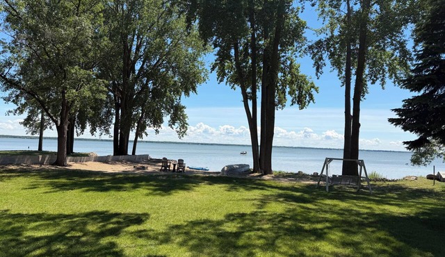 Waterfront retreat; open concept; remodeled; perfect for large families!