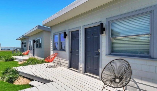 Waterfront studio and more in a Boutique Hotel, Heart of Hampton Bays,. in Hampton Bays
